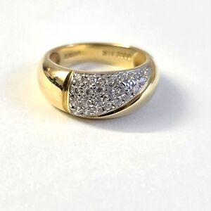 Watch Video / Turkish Delight 14K Gold Wavy Minimalist Ring